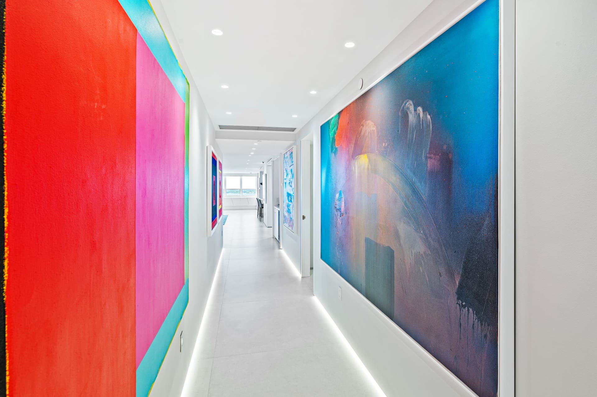 Art gallery hallway in Kenilworth-1 project